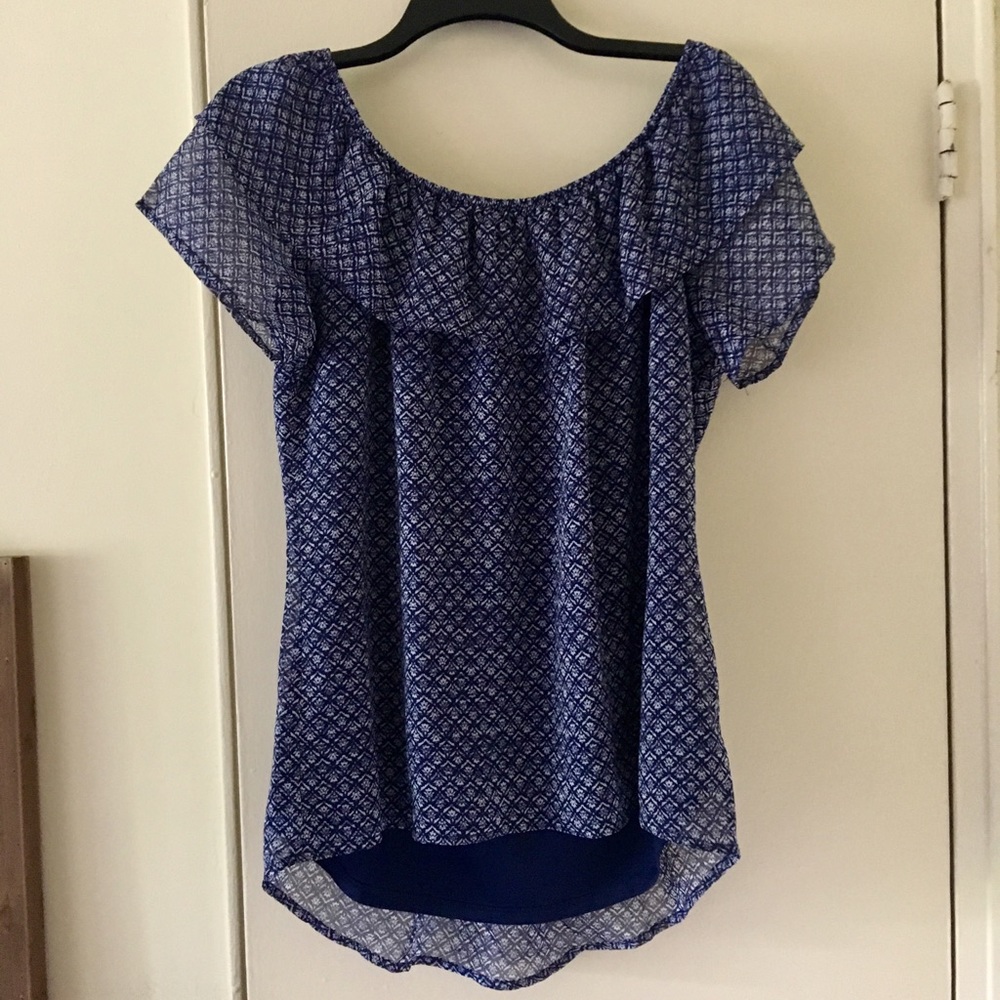 Short sleeve ruffle top